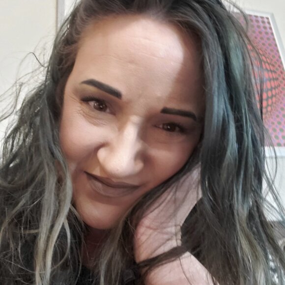 Meet your Posher, Carrie - Picture 5 of 6